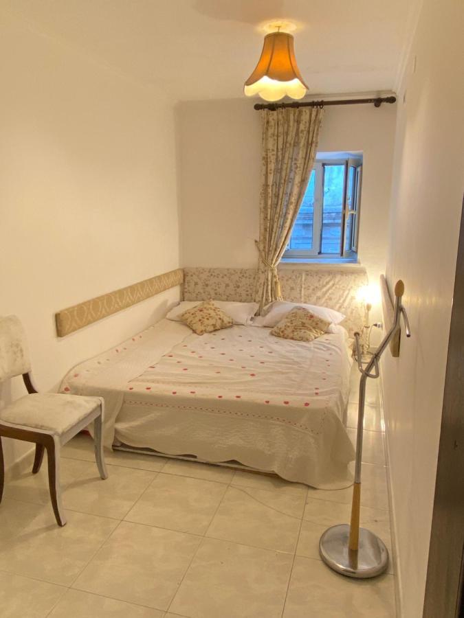 Casa Kamalei, Tra Plebiscito E Lungomare Lägenhet Neapel Exteriör bild